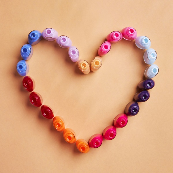 Guru do amor: conheça a nova coleção de esmaltes Colorama