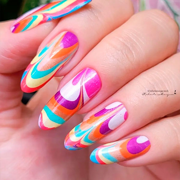 Unhas descombinadas: Nova tendência de Nail art