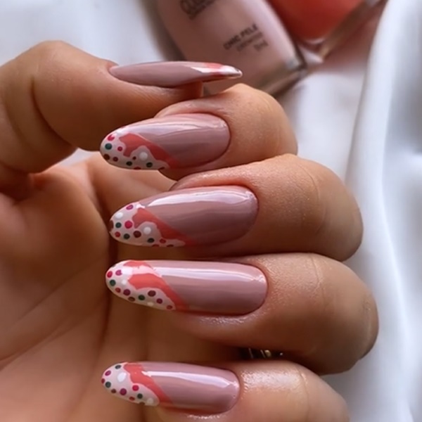 Cores de esmalte: aposte em formatos de unhas diferentes