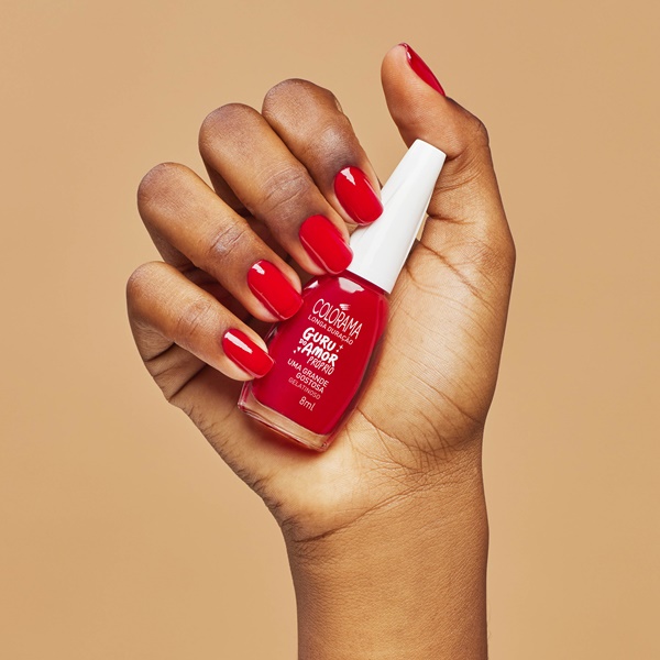 Aposte na nail art com unhas vermelhas