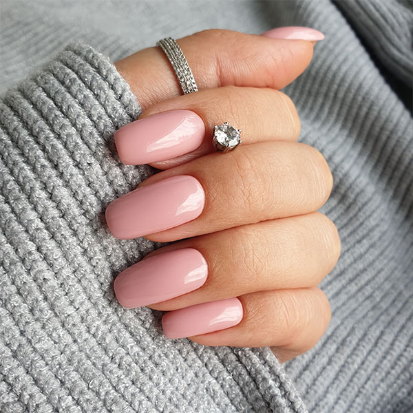 Unhas para o verão: As unhas rosa claro vêm com tudo!