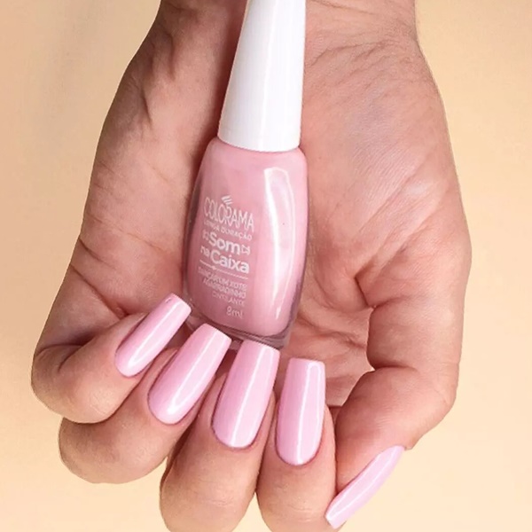 7 cores de esmaltes que prometem ser tendência do verão de 2023