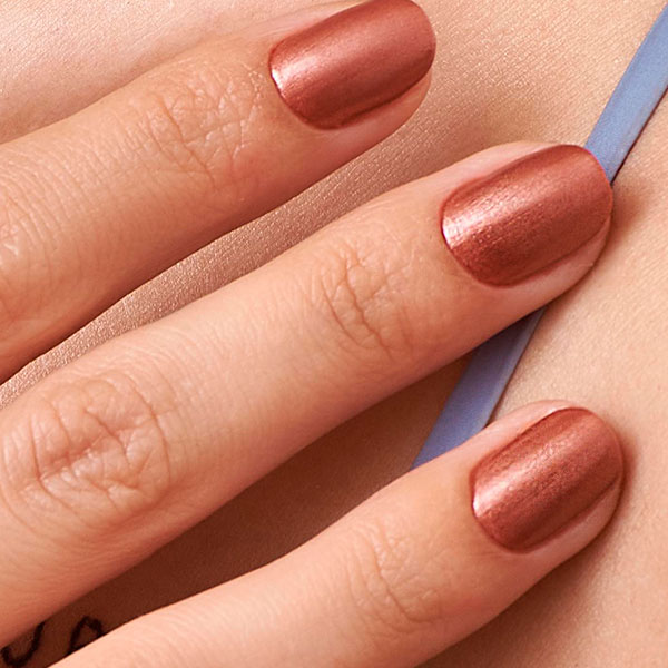 Unhas metalizadas para primavera