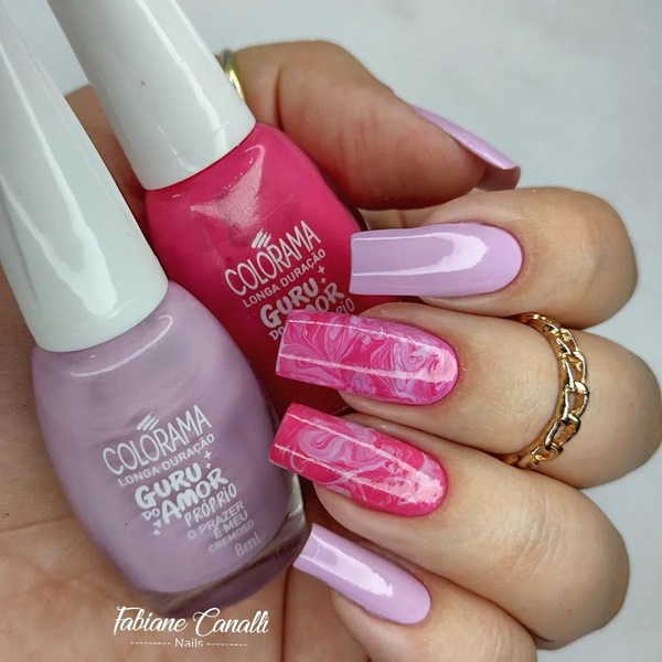 Unha marmorizada: saiba como fazer essa nail art