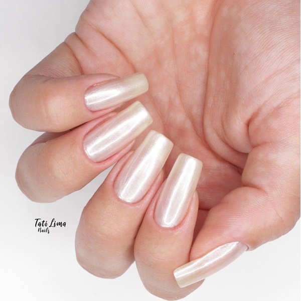 Unhas brancas: saiba como pintar sem borrar