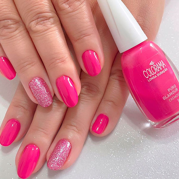 Unhas de gel com glitter: saiba como fazer