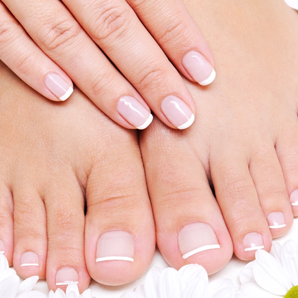 Unhas do pé: aposte na unha francesinha
