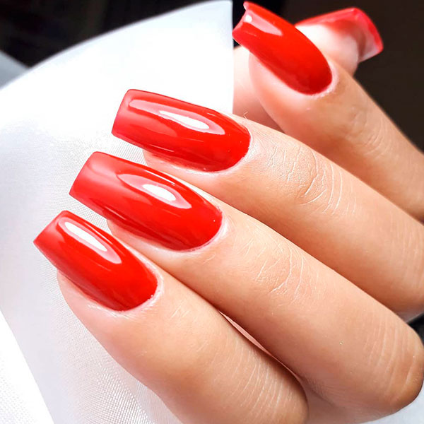 Veja como são feitas as Unhas encapsuladas vermelhas