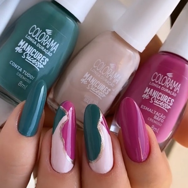 Para maior praticidade, aposte nas unhas stiletto postiça