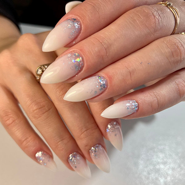 Unhas brancas para o ano novo