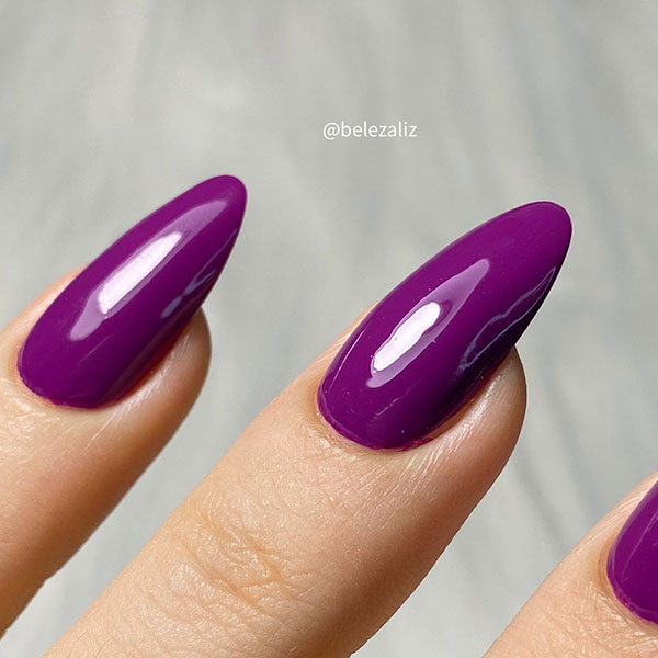 Unhas roxo para o ano novo