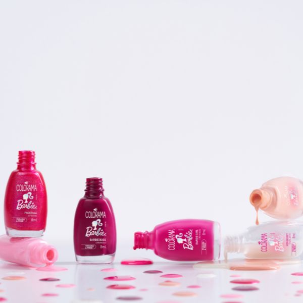 Foto de capa da Coleção Barbie™ + Colorama com os esmaltes da coleção em um fundo branco.