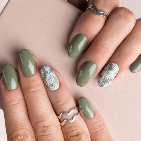 Esmalte verde militar