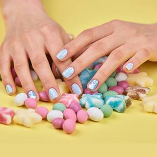 Esmalte pastel: confira inspirações para unhas candy color