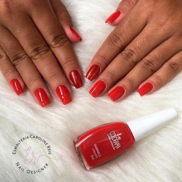 Unhas decoradas para o natal com esmalte vermelho