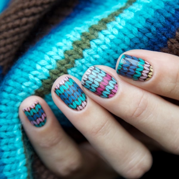 Adesivos para unhas: saiba como usar e como fazer