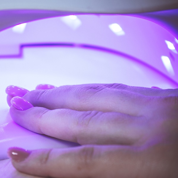 Cabine UV para unhas: para que serve e quais os benefícios ?