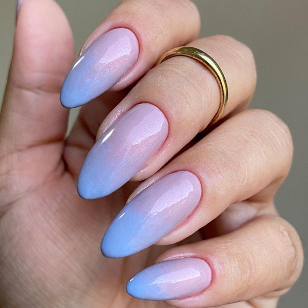 Unhas de gel amendoadas