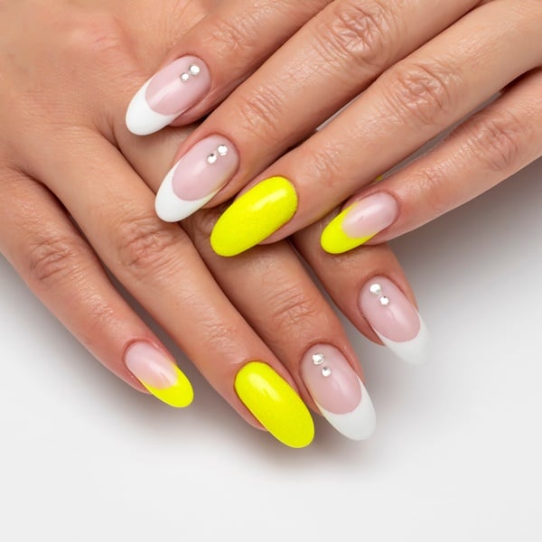 Confira nail arts inspiradas no signo de gêmeos