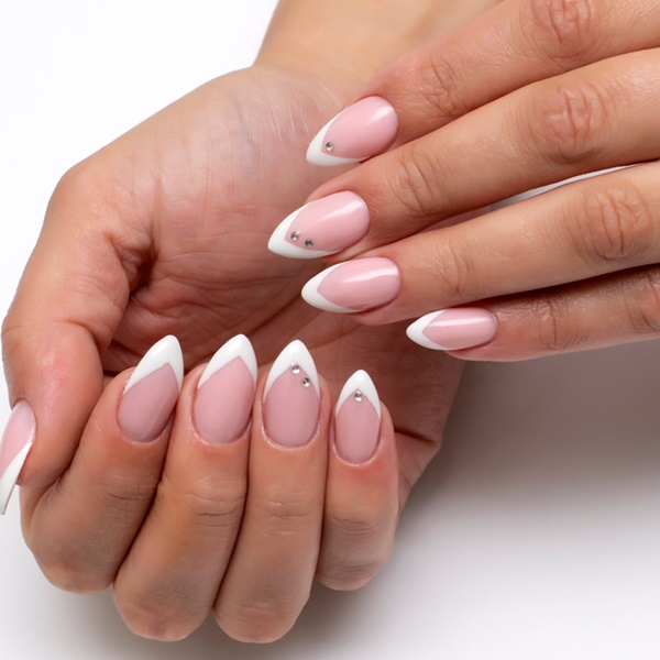 Inspirações de unhas almond decoradas