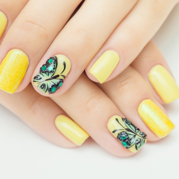 Confira inspirações de unhas decoradas filha única