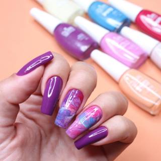 Unha Tie Dye: descubra como fazer
